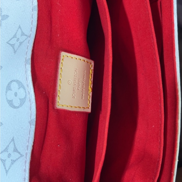 White Monogram Inspired By Louis Vuittin Crossbody Bag w/ Strap & Coin Pouch - Picture 5 of 13